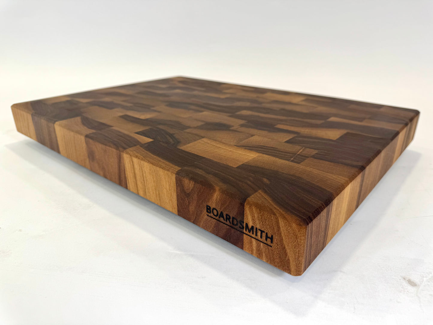1231 Walnut 22" x 16" x 2"
