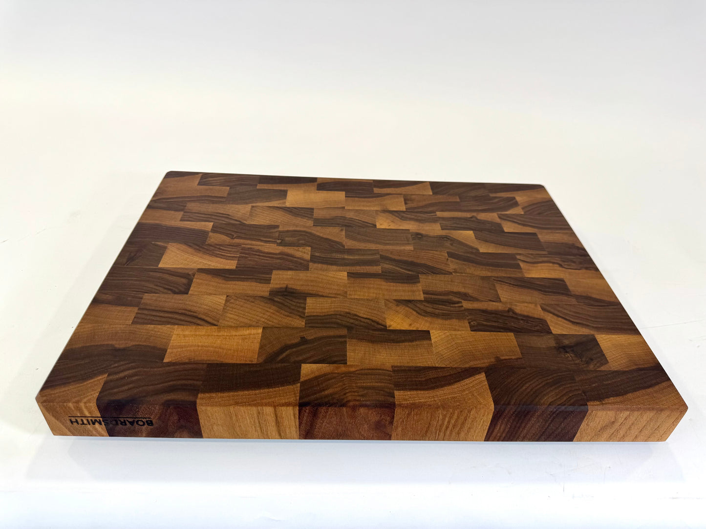 1231 Walnut 22" x 16" x 2"