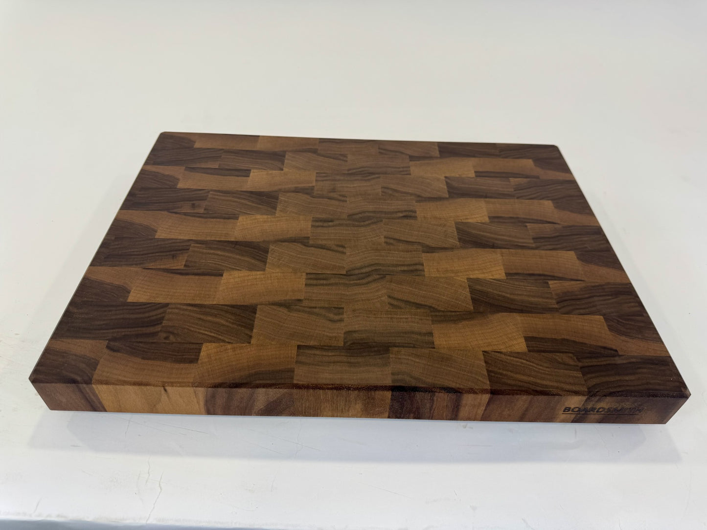 136 Walnut 22 x 16 x 2