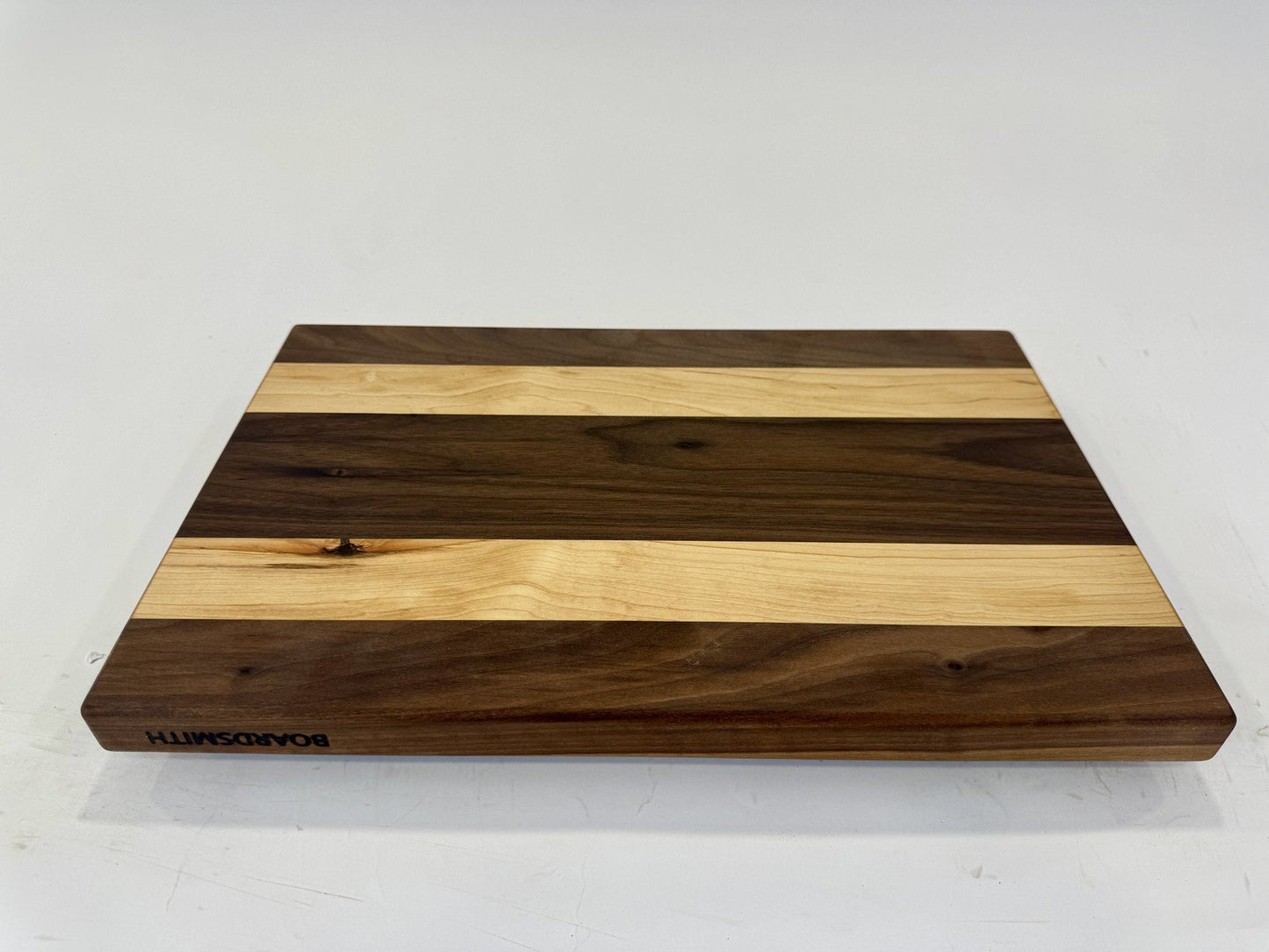 141 Walnut/Maple Edge Grain Stripe 18 x 11 1/2 x 1 1/2
