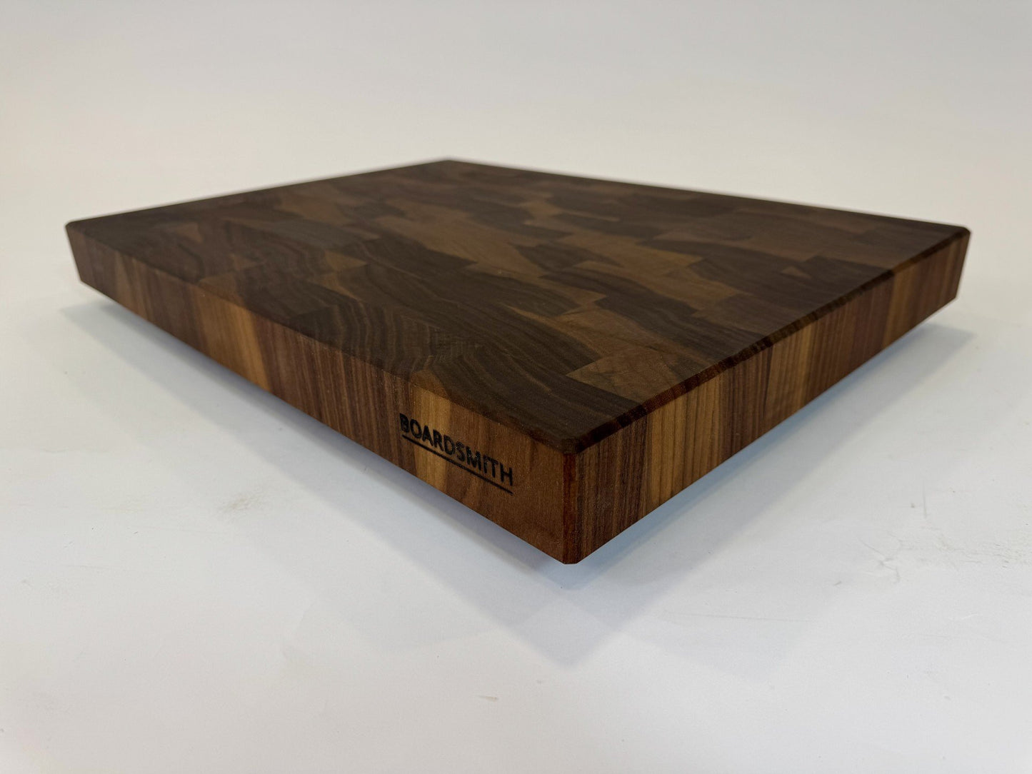 199 Walnut 21.5 x 16 x 2