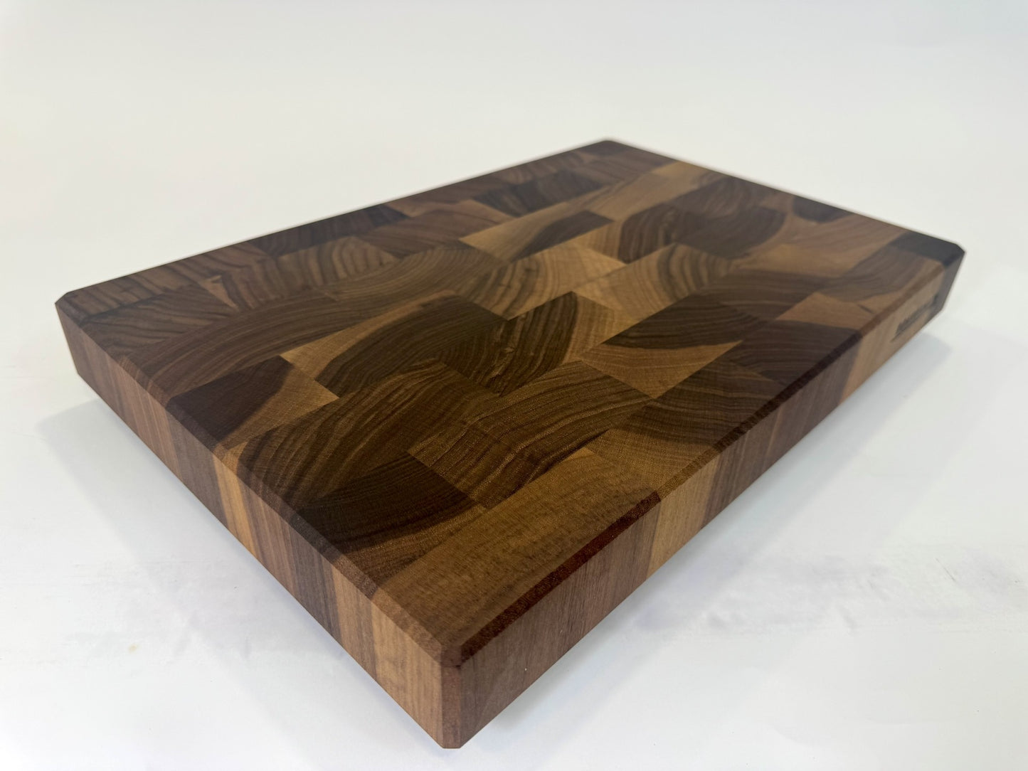 322 Walnut 18" x 12" x 2"