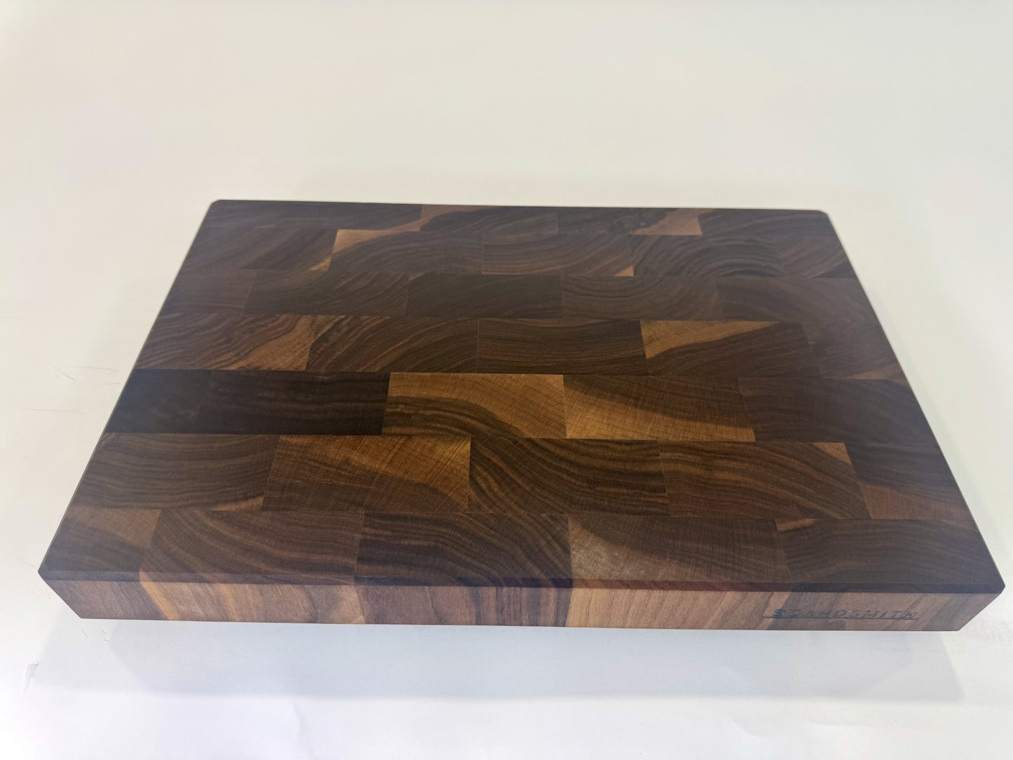 324 Walnut 18" x 12" x 2"