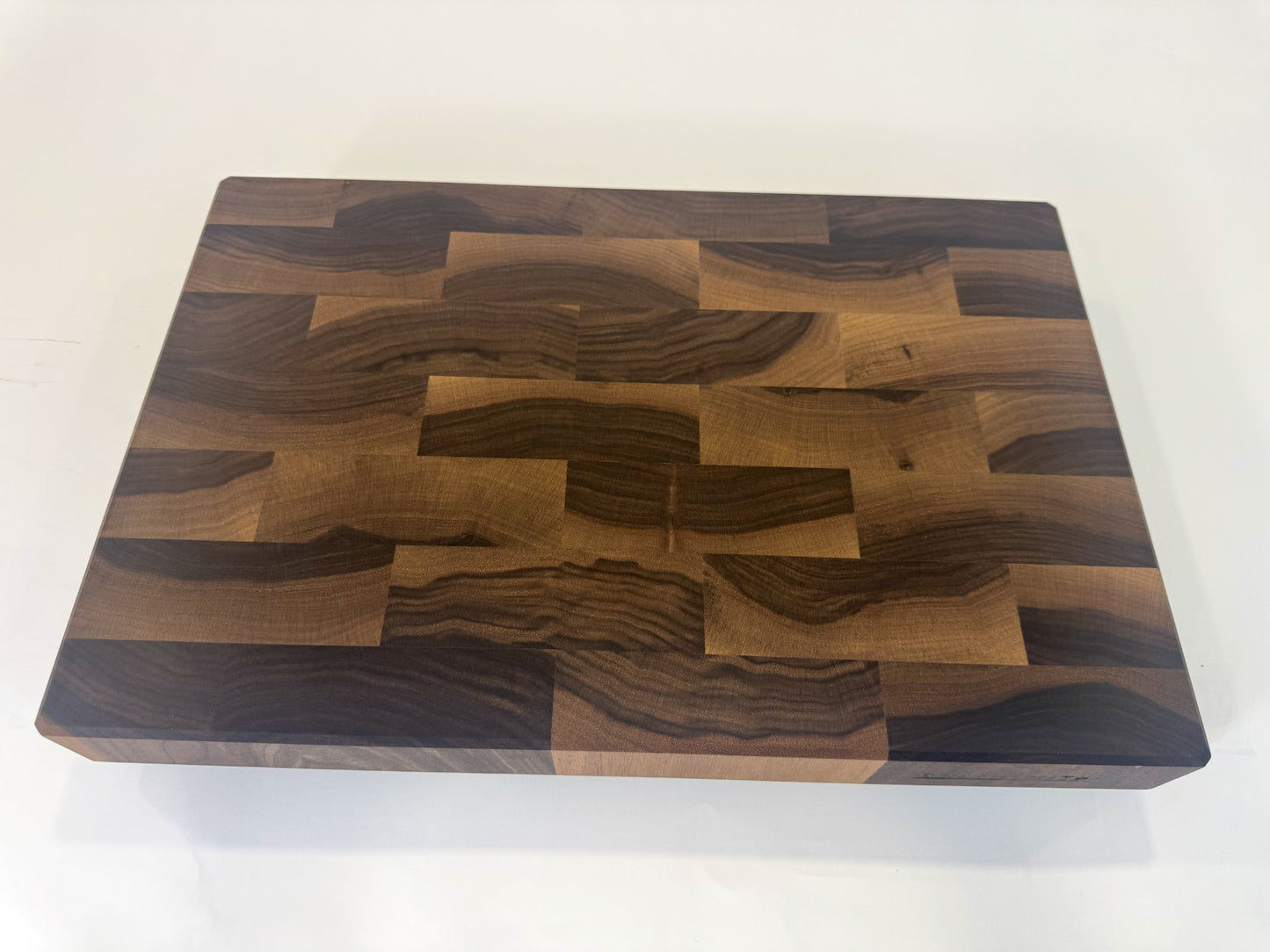 330 Walnut 18" x 12" x 2"
