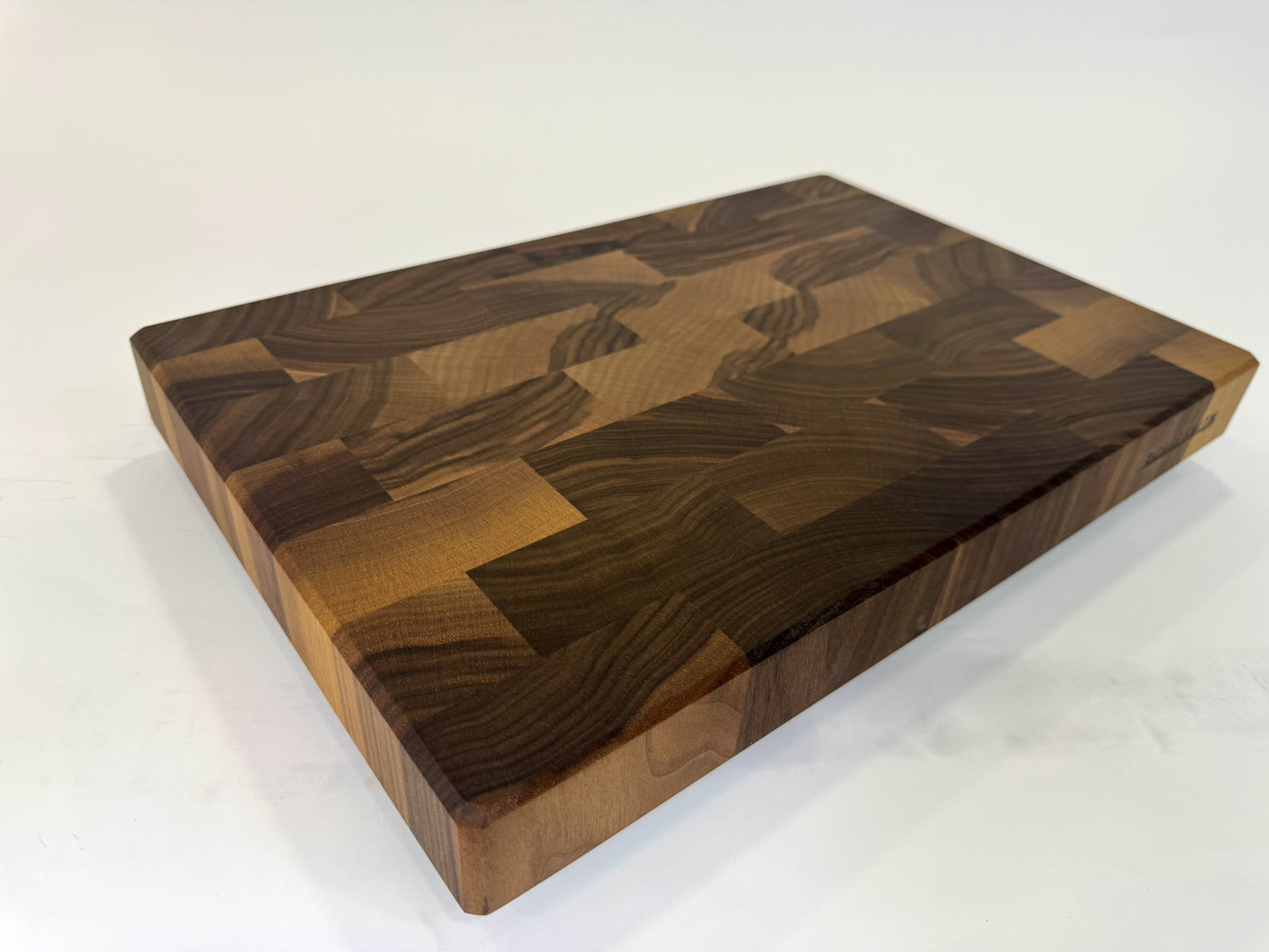 340 Walnut 18" x 12" x 2"