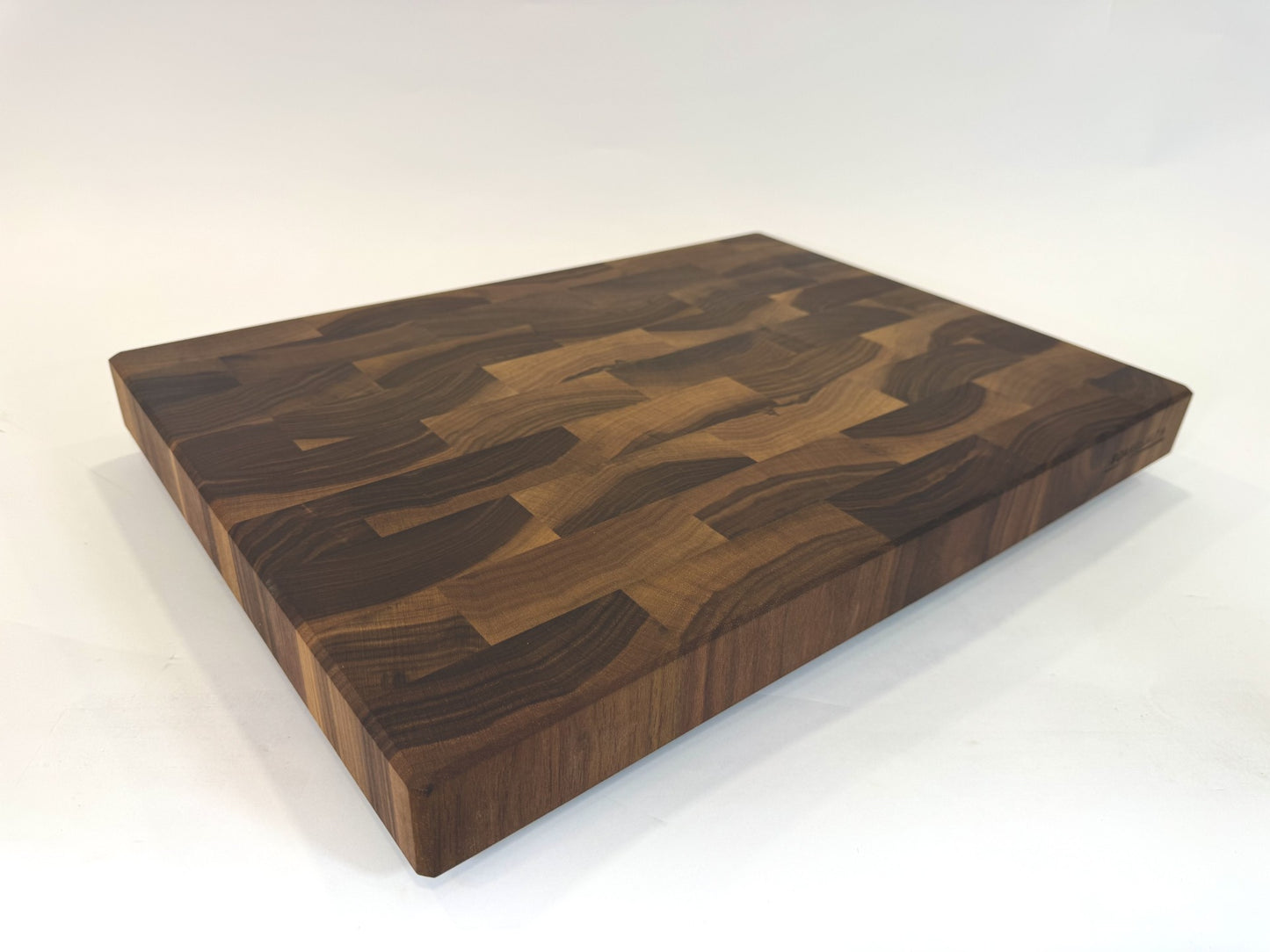 380 Walnut 22" x 16" x 2"