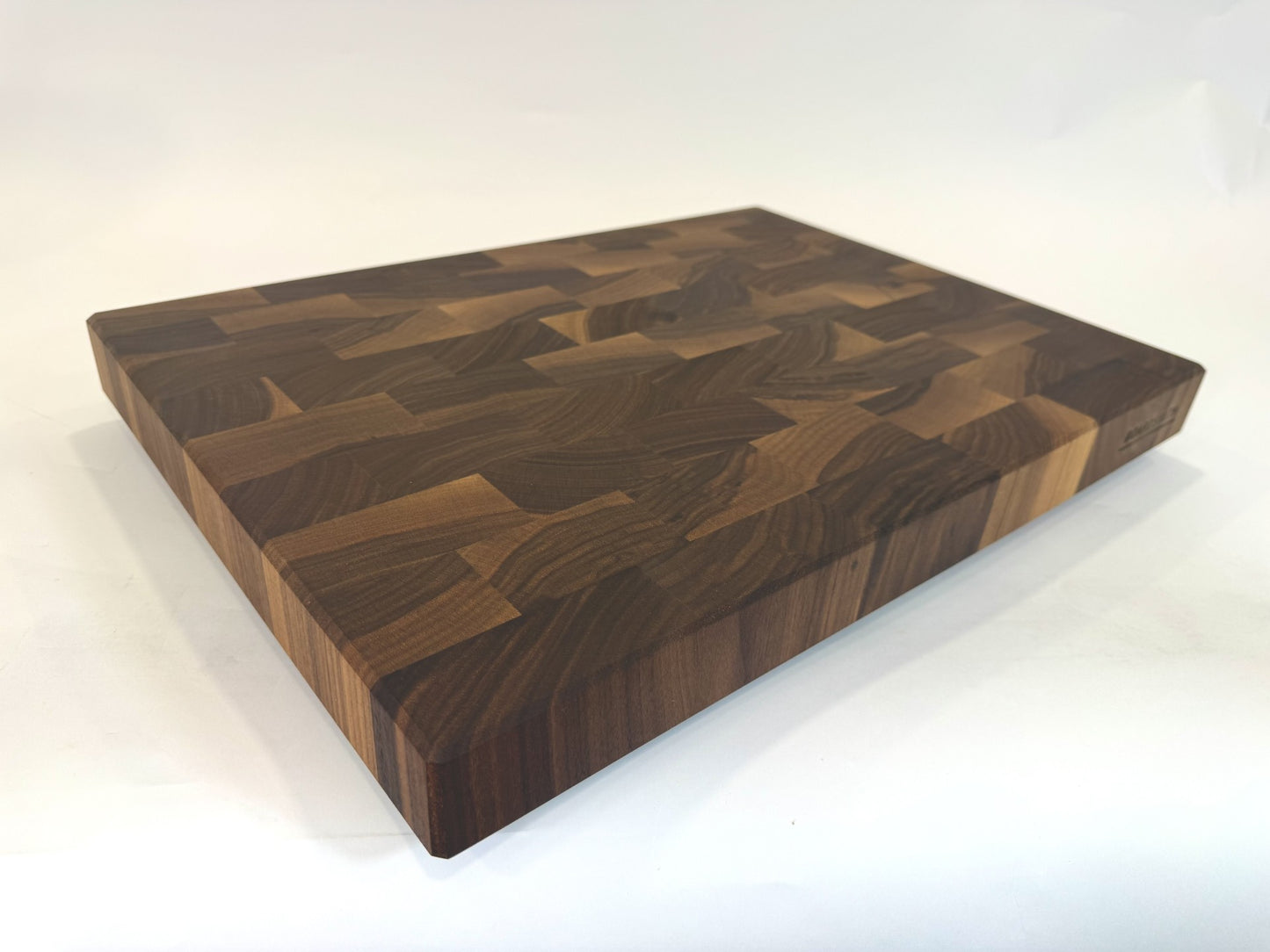 386 Walnut 22" x 16" x 2"