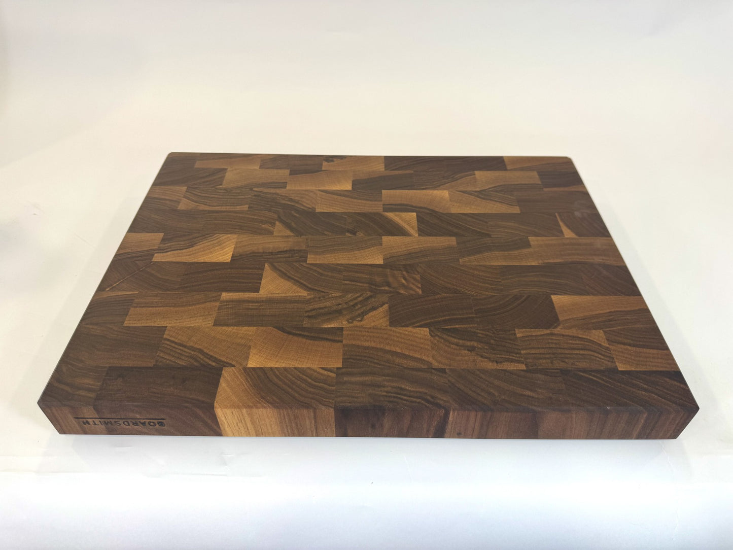 386 Walnut 22" x 16" x 2"