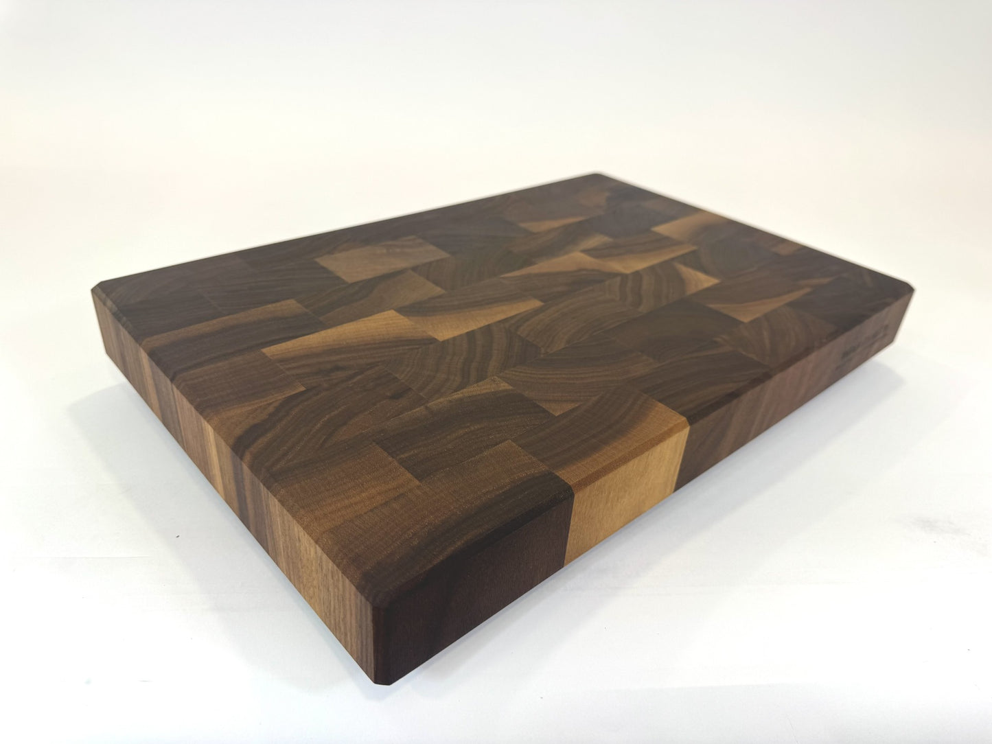 424 Walnut 18" x 12" x 2"