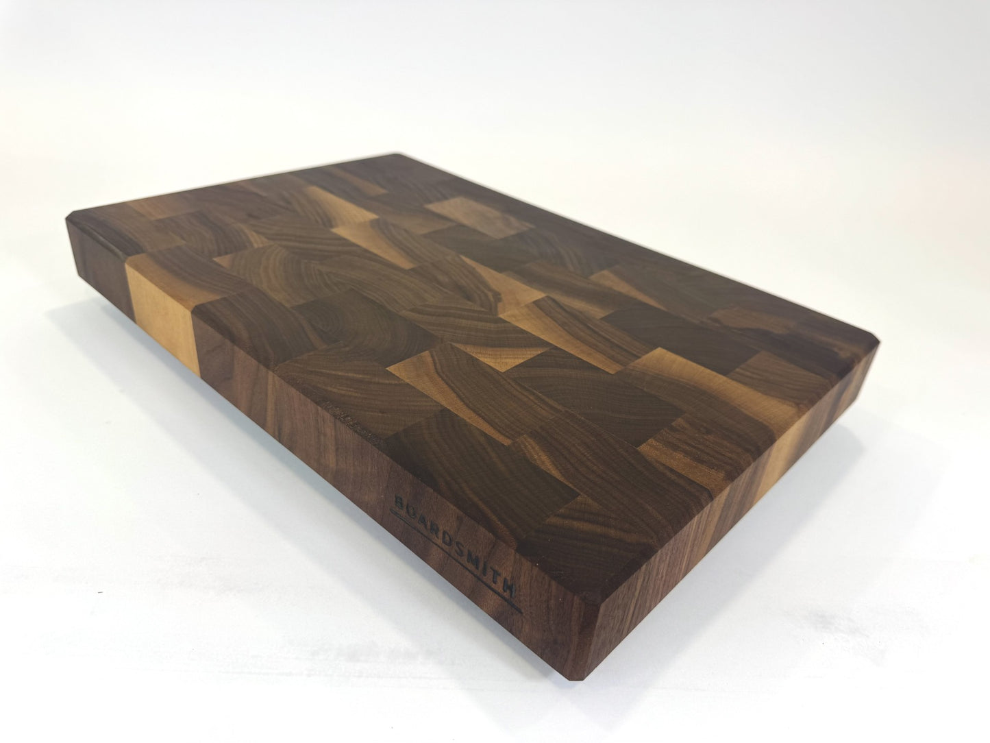 424 Walnut 18" x 12" x 2"