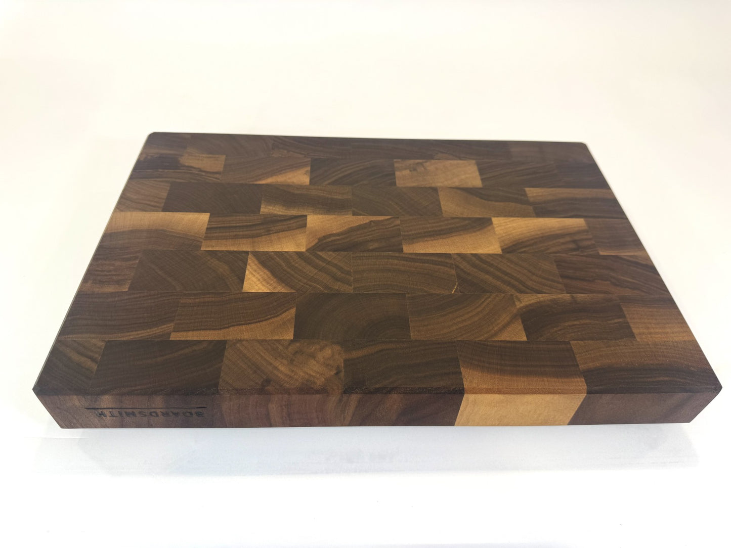 424 Walnut 18" x 12" x 2"