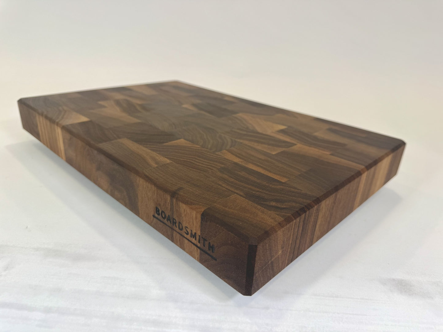 455 Walnut 18" x 12" x 2"