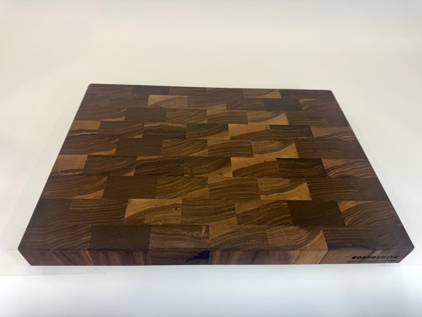 465 Walnut 22" x 16" x 2"