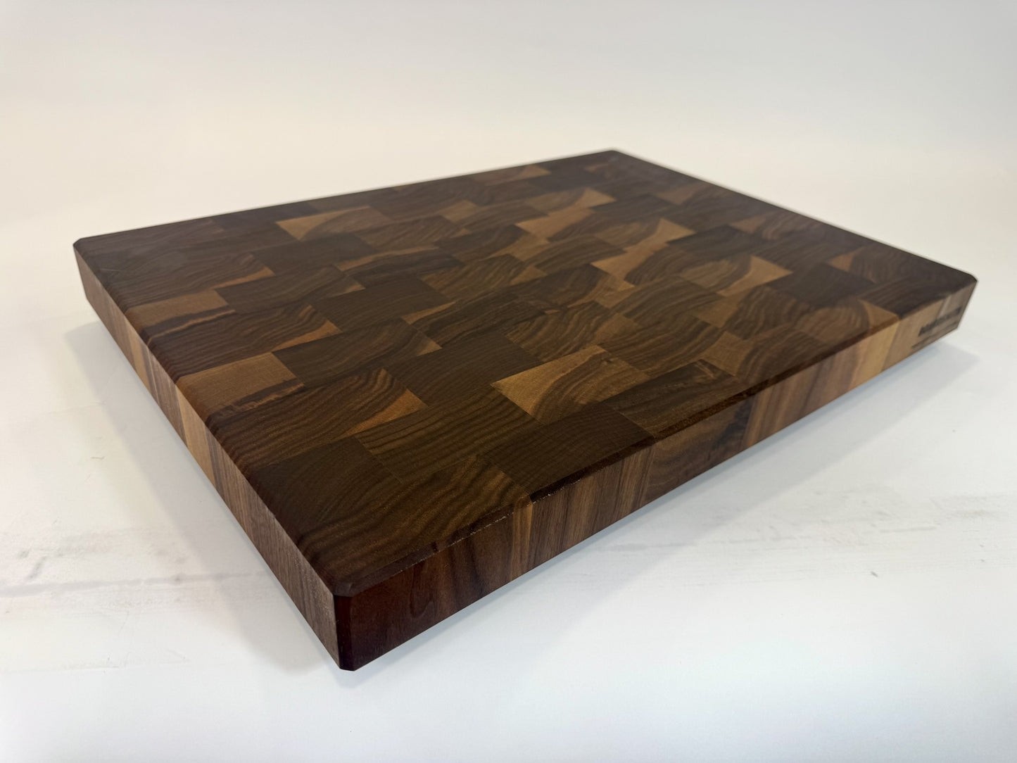 465 Walnut 22" x 16" x 2"