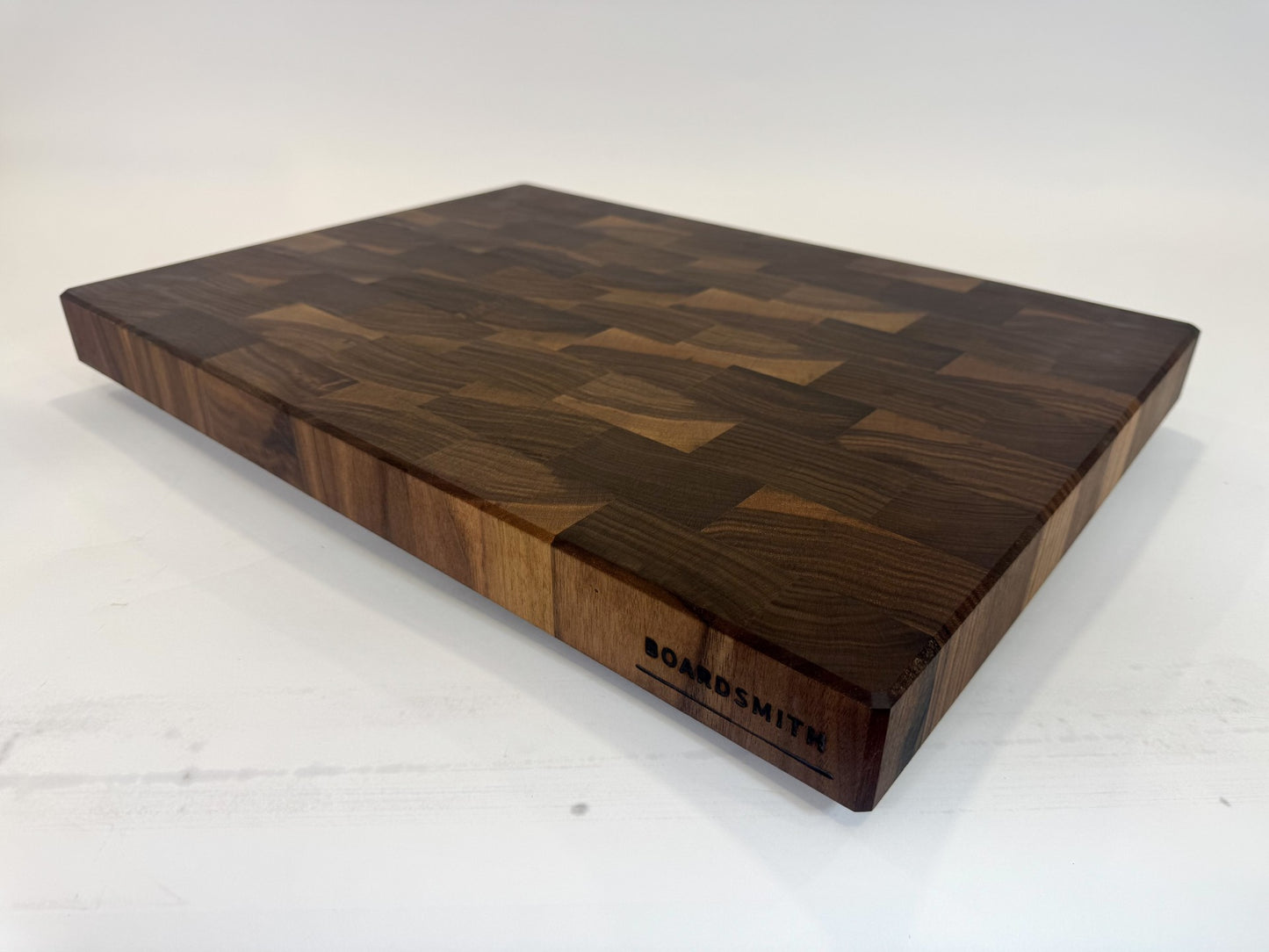 465 Walnut 22" x 16" x 2"