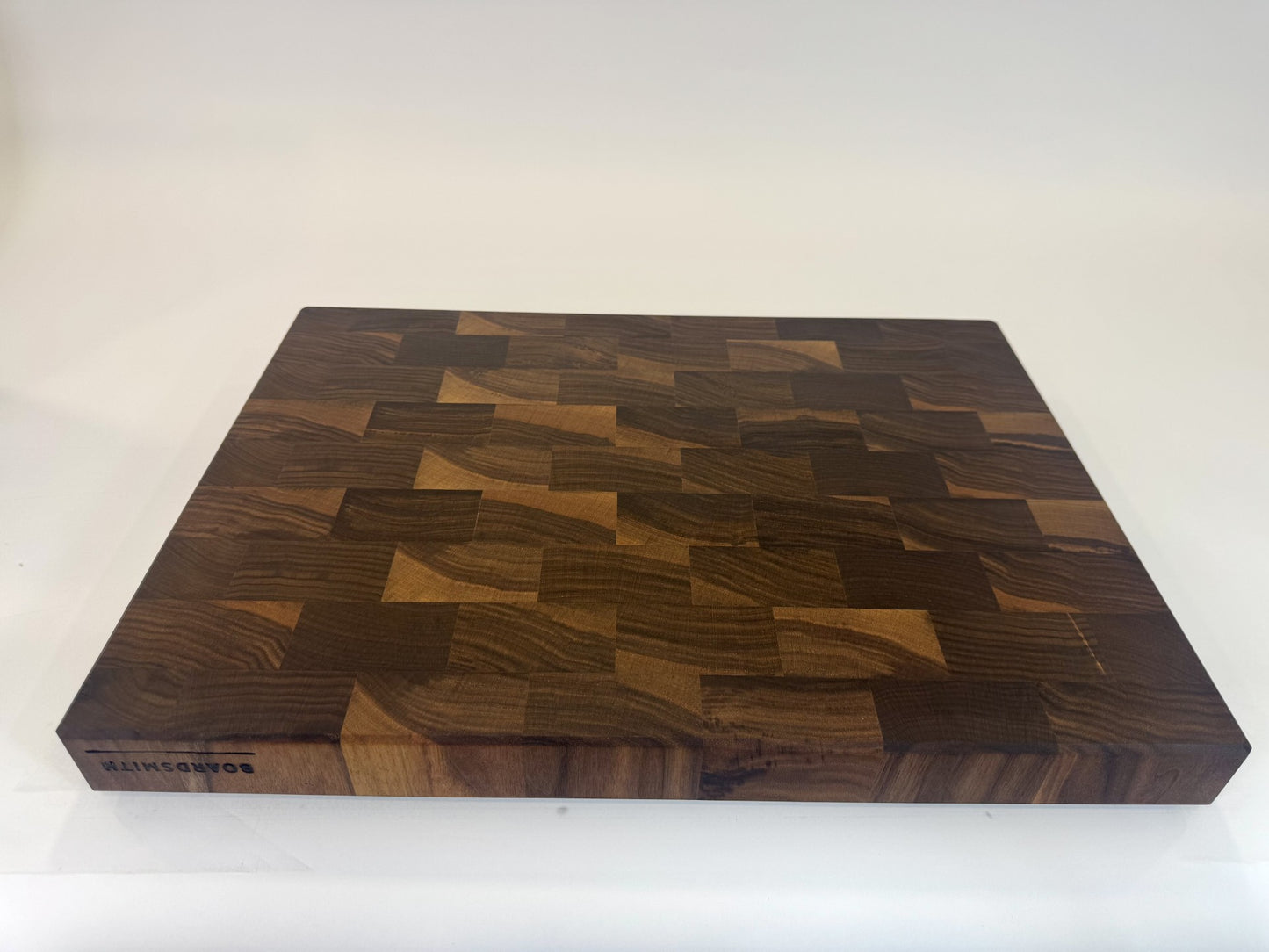465 Walnut 22" x 16" x 2"