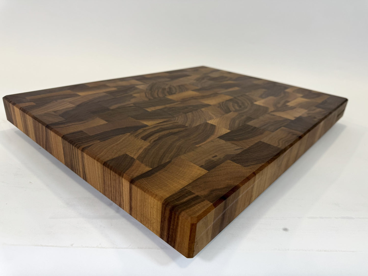 469 Walnut 24" x 18" x 2"