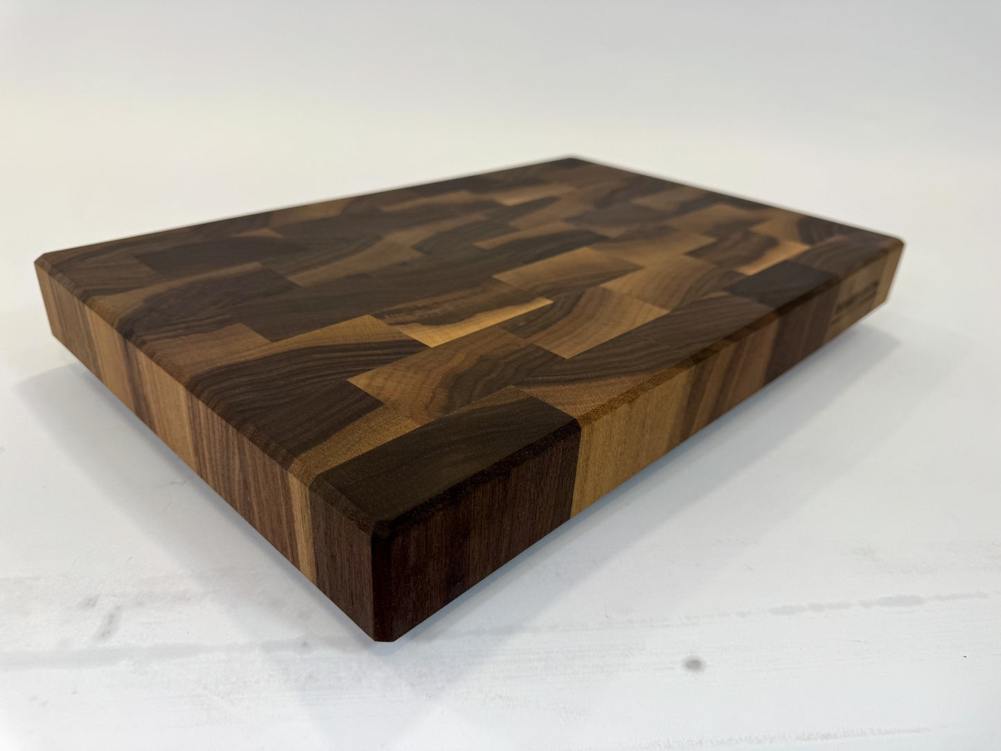 470 Walnut 18" x 12" x 2"