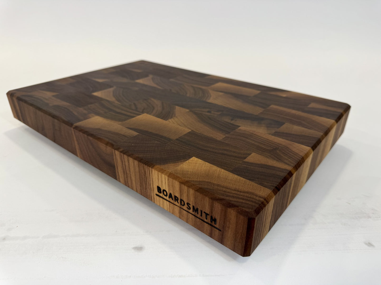 480 Walnut 18" x 12" x 2"