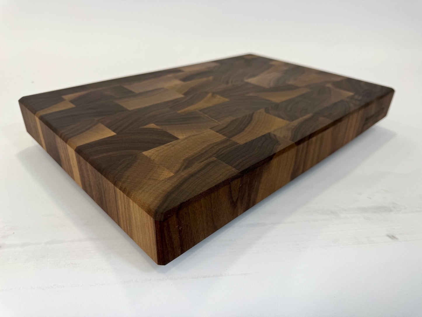 486 Walnut 18" x 12" x 2"