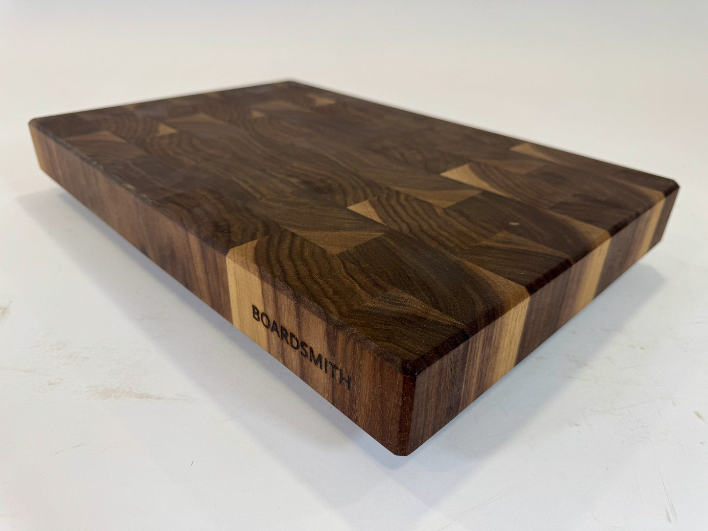 497 Walnut 18 x 12 x 2