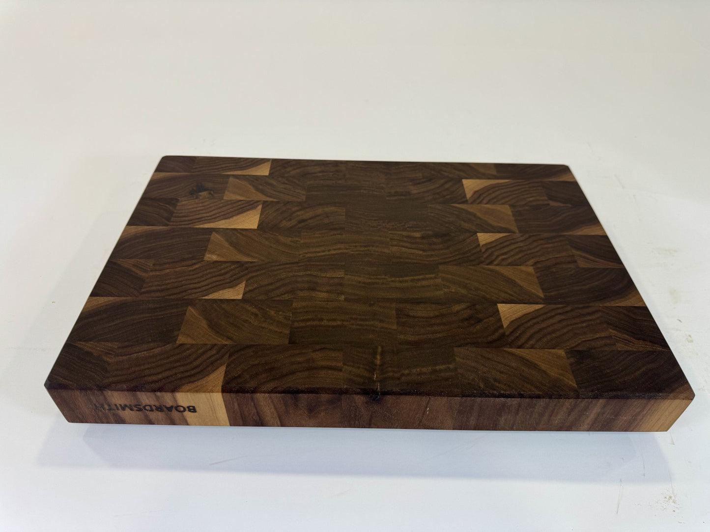 497 Walnut 18 x 12 x 2
