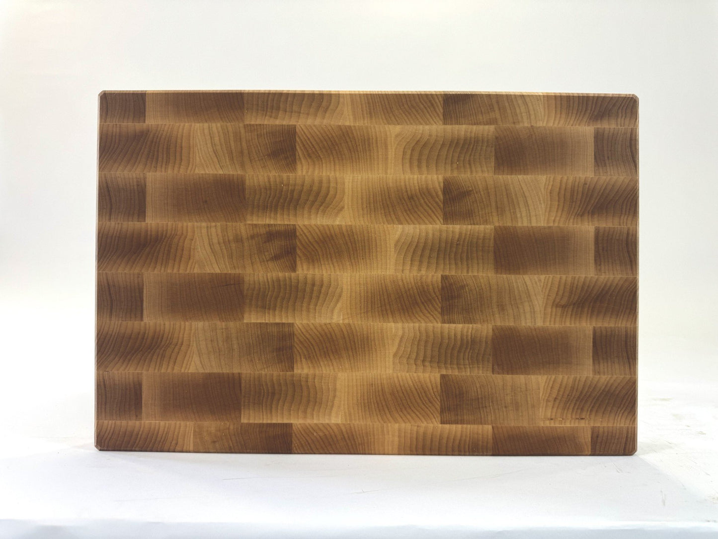 525 Maple 18 x 12 x 2 with Finger & Bottom Perimeter Grooves