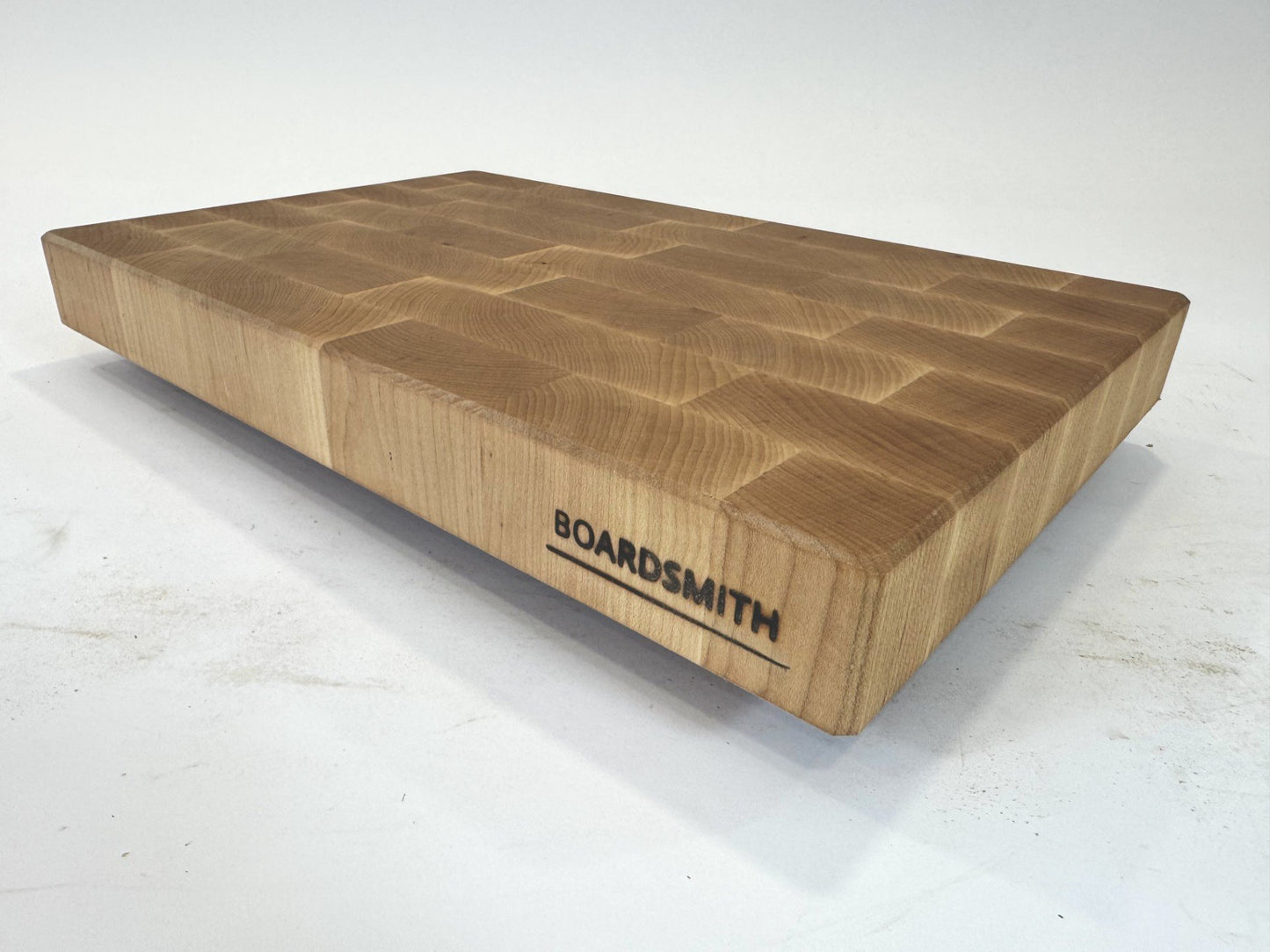 536 Maple 18 x 12 x 2 with Feet