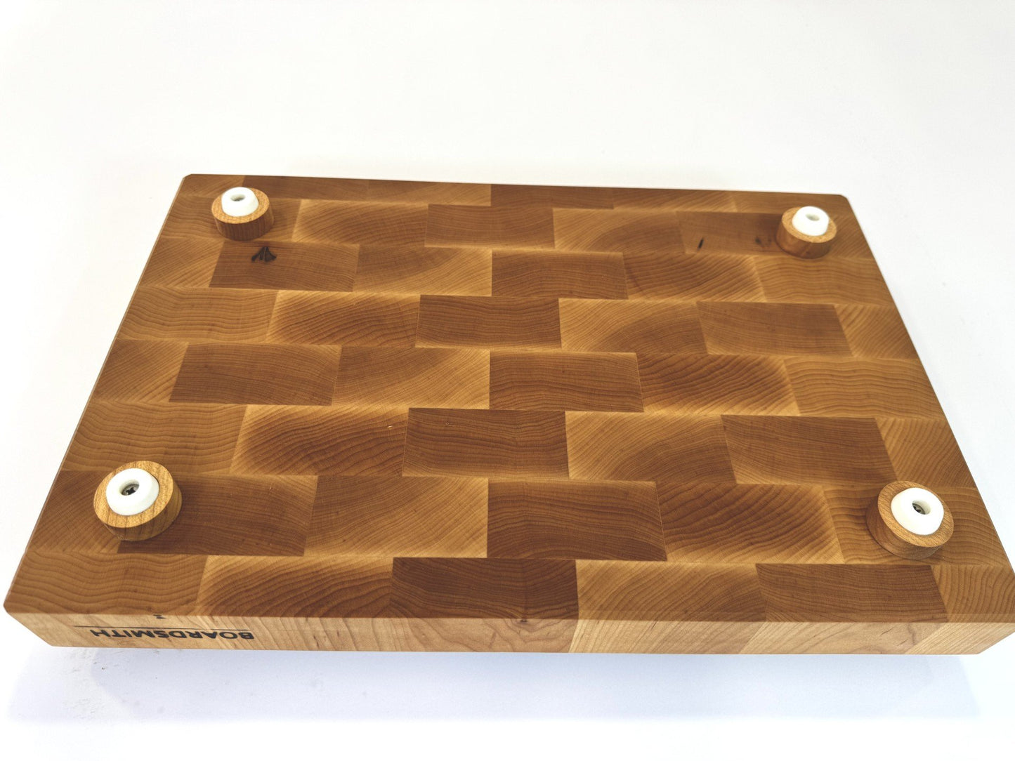 550 Maple 18 x 12 x 2 with Finger Grooves & Feet