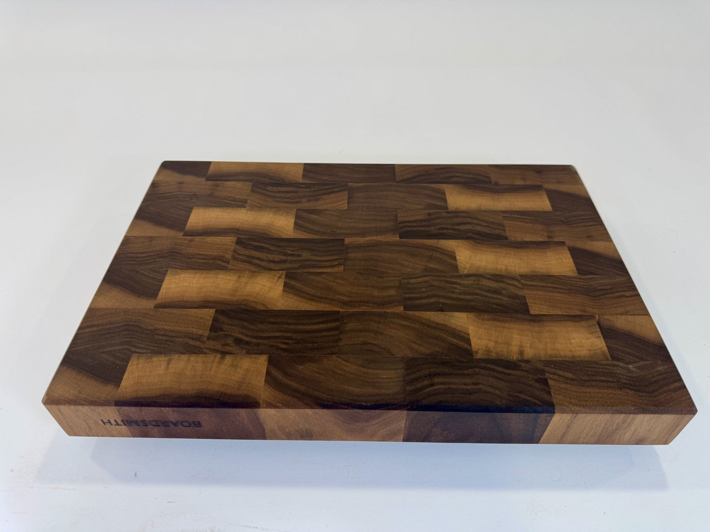 571 Walnut 18 x 12 x 2