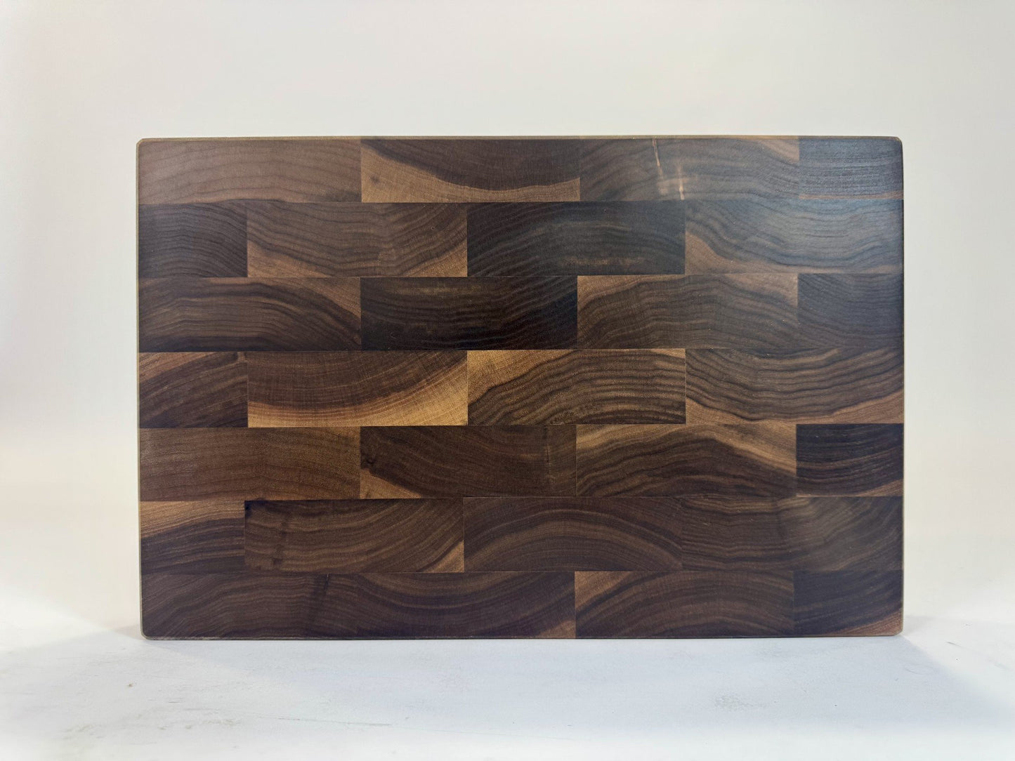 583 Walnut 18 x 12 x 2