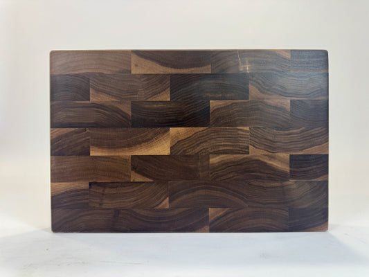583 Walnut 18 x 12 x 2