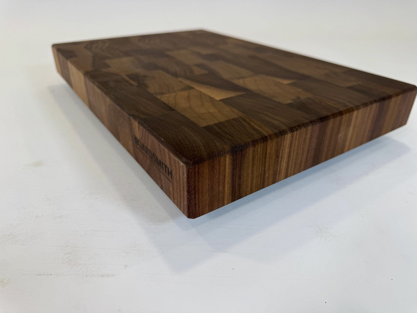 608 Walnut 18 x 12 x 2