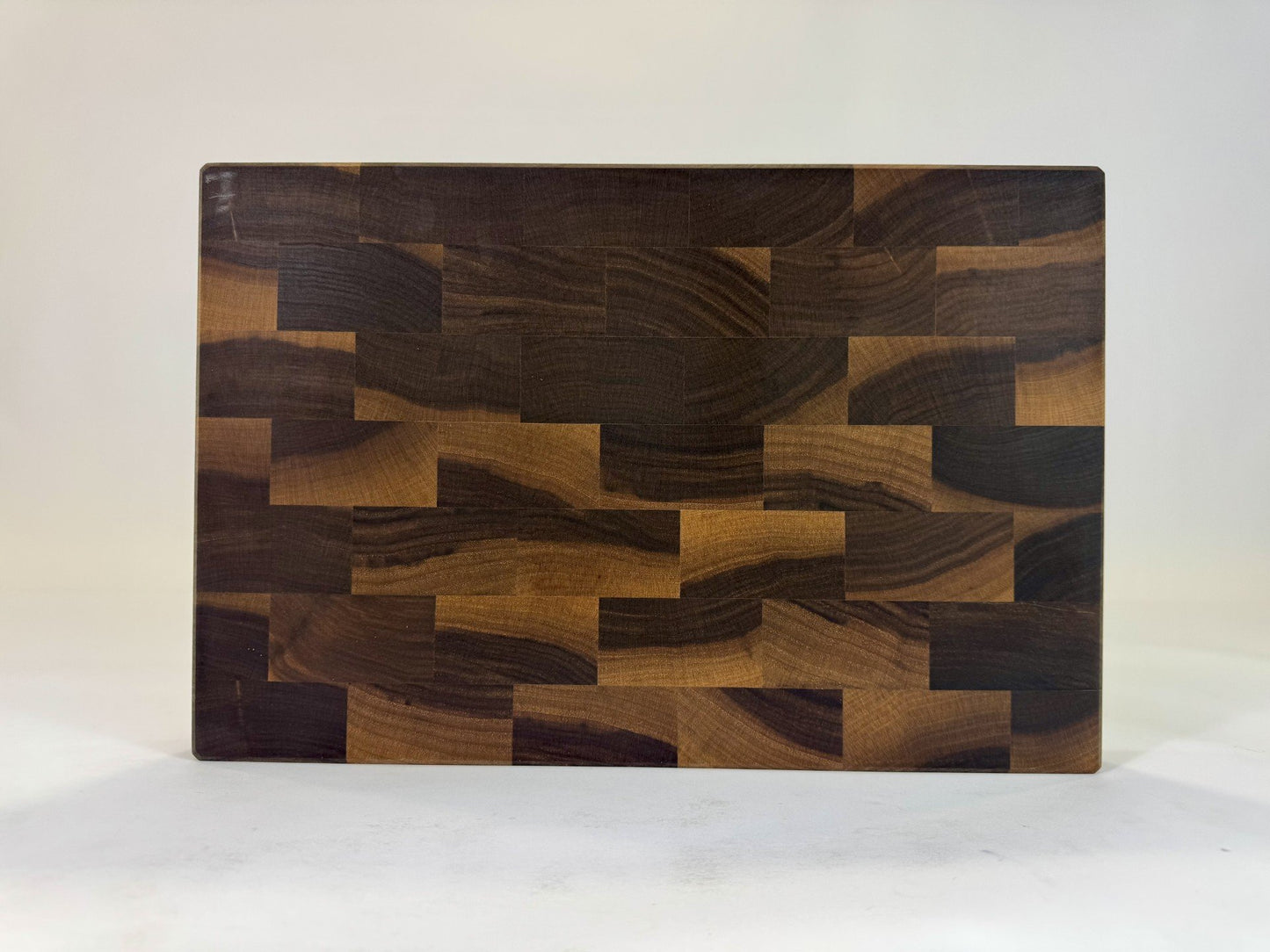 623 Walnut 18 x 12 x 2