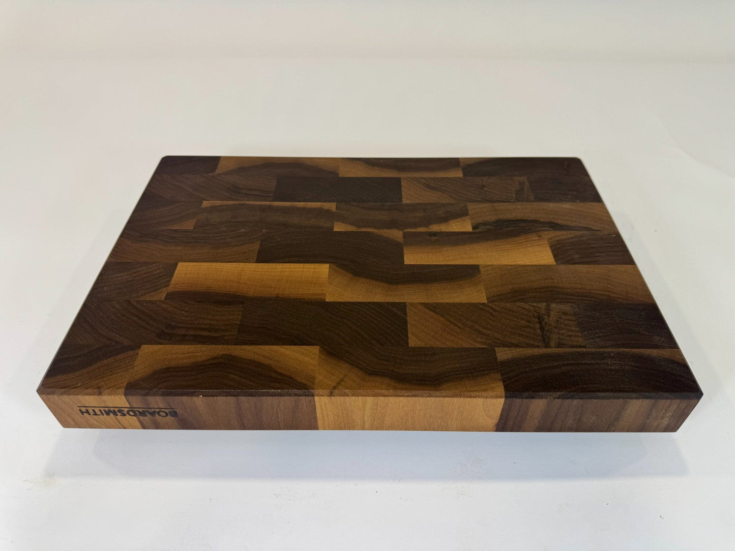 625 Walnut 18 x 12 x 2