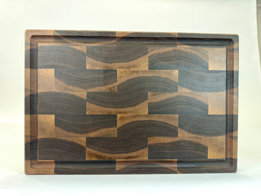 631 Walnut 18 x 12 x 1 3/4 "One-Off" with Finger Grooves and Juice Groove