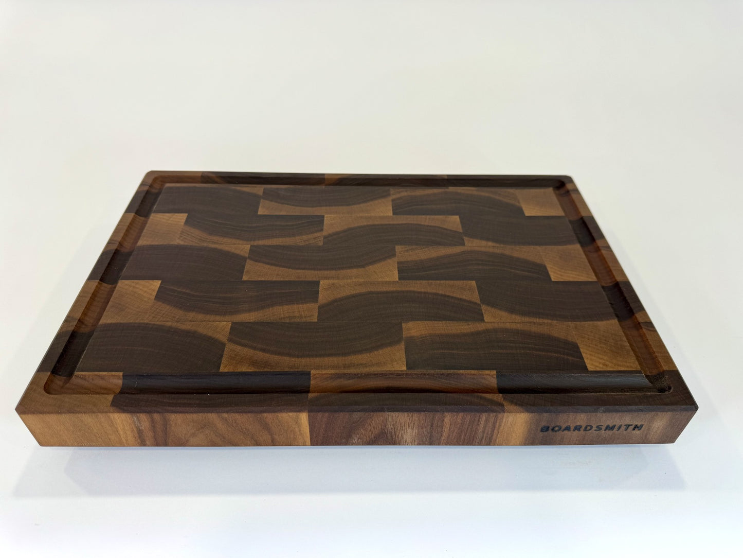 631 Walnut 18 x 12 x 1 3/4 "One-Off" with Finger Grooves and Juice Groove