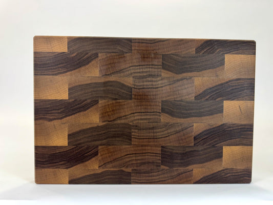 633 Walnut 18 x 12 x 1 3/4 "One-Off" with Finger Grooves and Bottom Groove