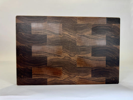 637 Walnut 18 x 12 x 1 3/4 "One-Off" with Bottom Groove