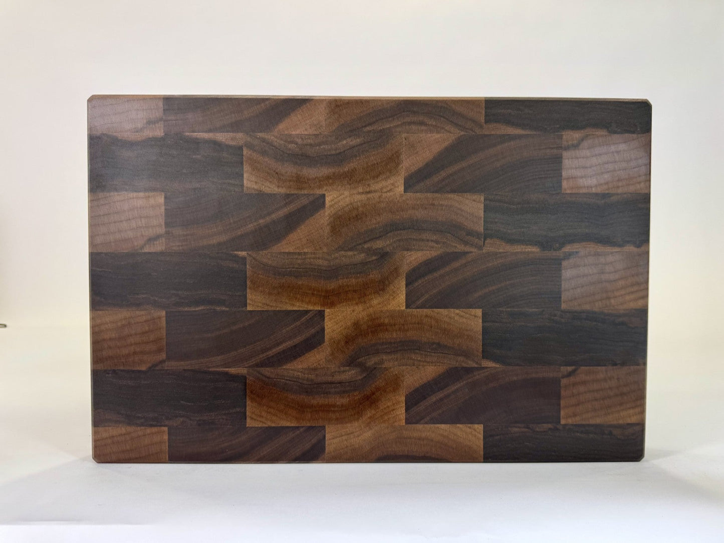 639 Walnut 18 x 12 x 1 3/4 "One-Off" with Bottom Groove
