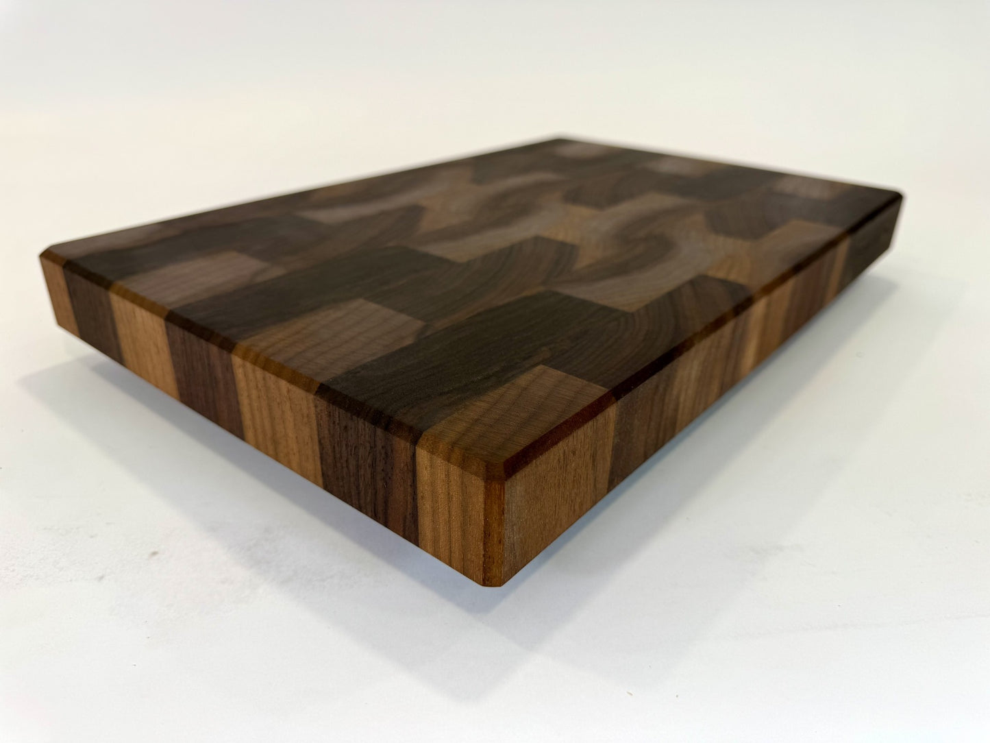 639 Walnut 18 x 12 x 1 3/4 "One-Off" with Bottom Groove
