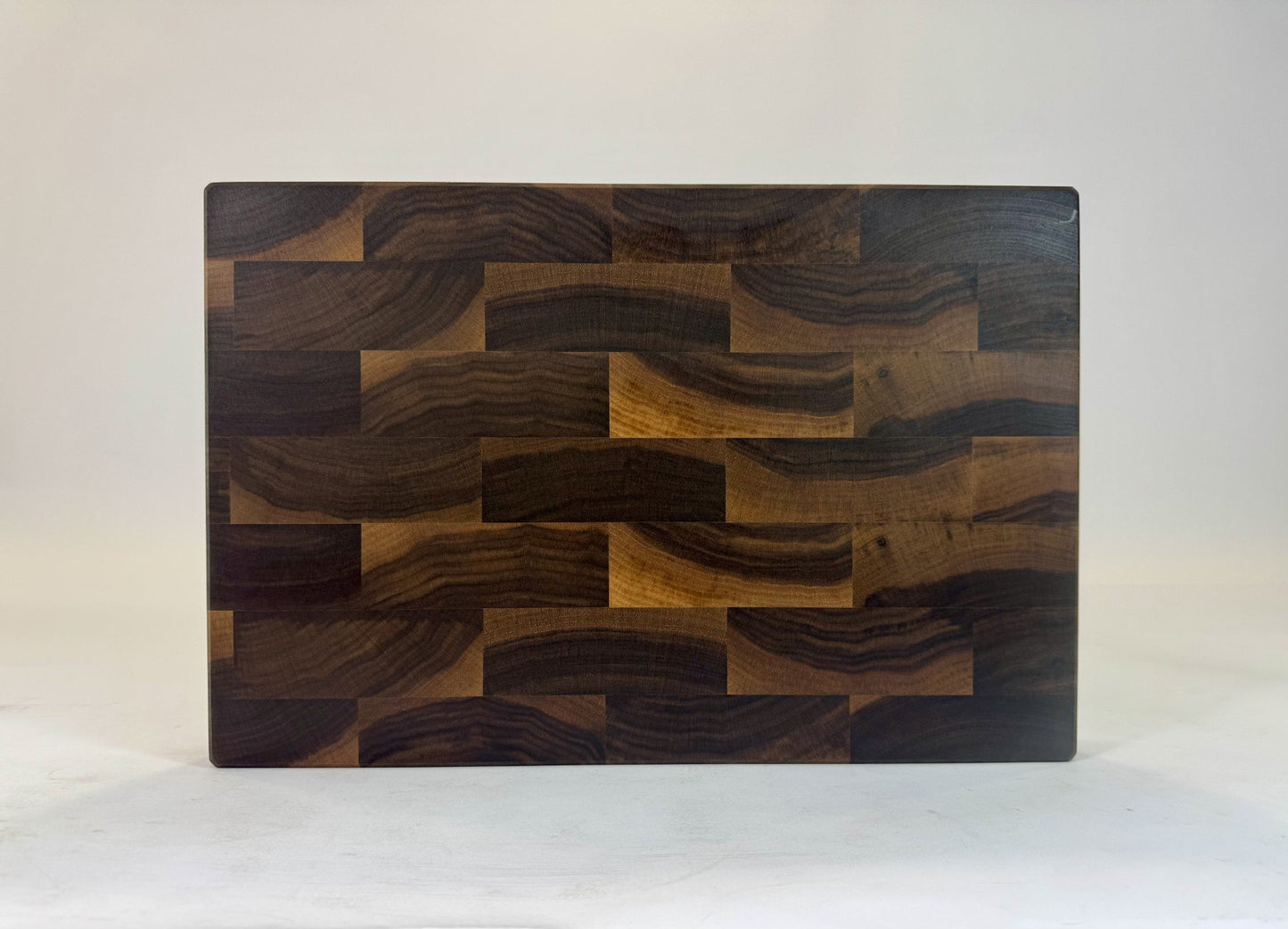 693 Walnut 18 x 12 x 2