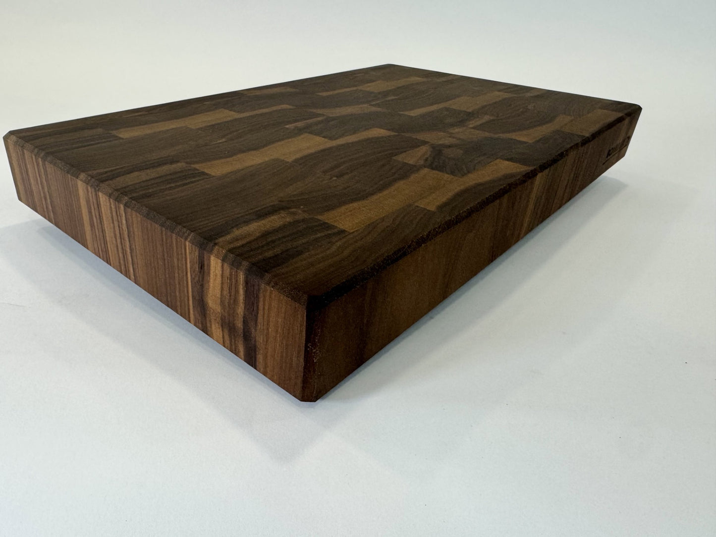 705 Walnut 18 x 10.75 x 1.75 "One-Off"