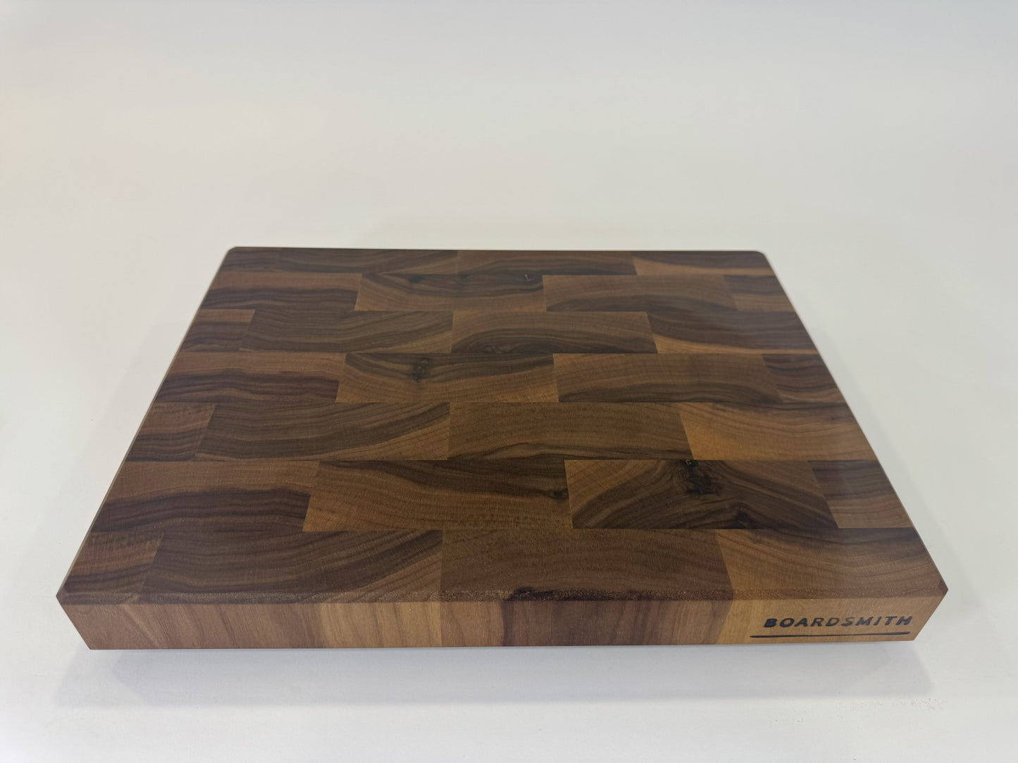 711 Walnut 16" x 12" x 1.75"