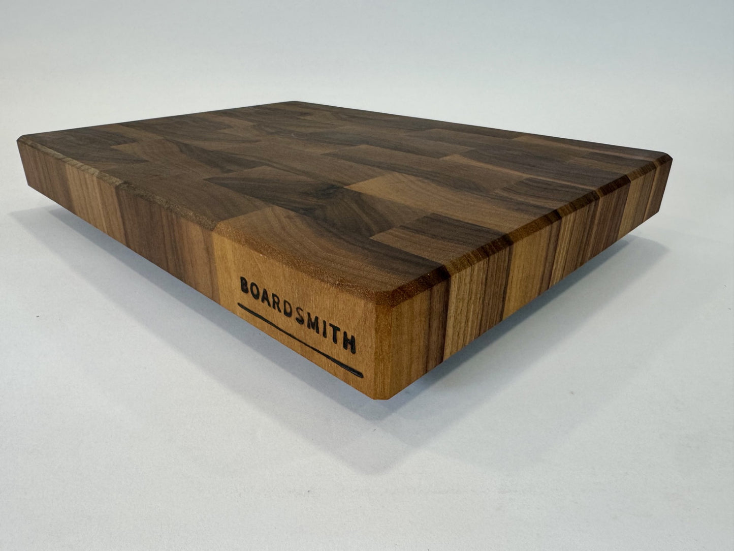711 Walnut 16" x 12" x 1.75"