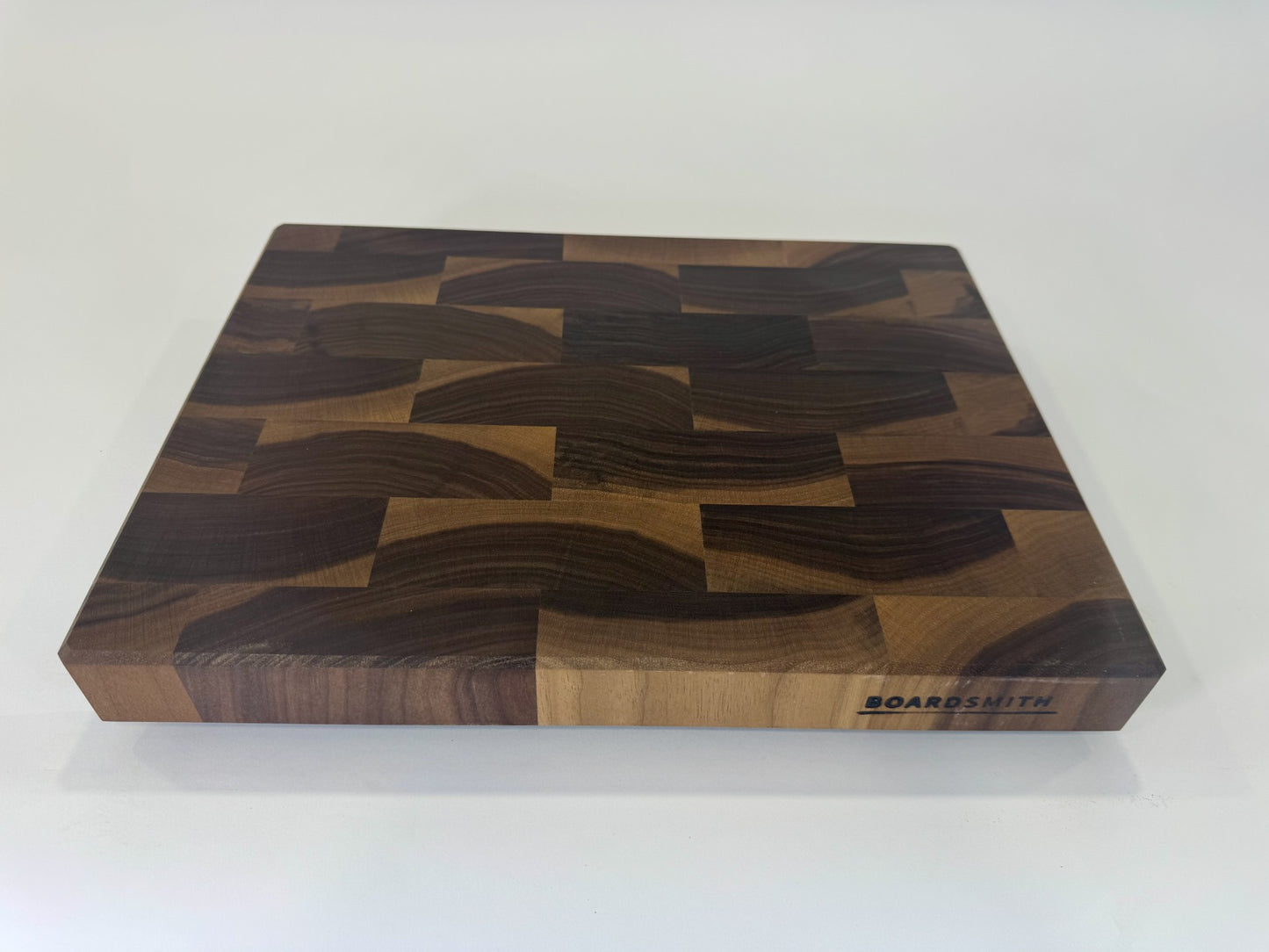 713 Walnut 16" x 12" x 1.75"