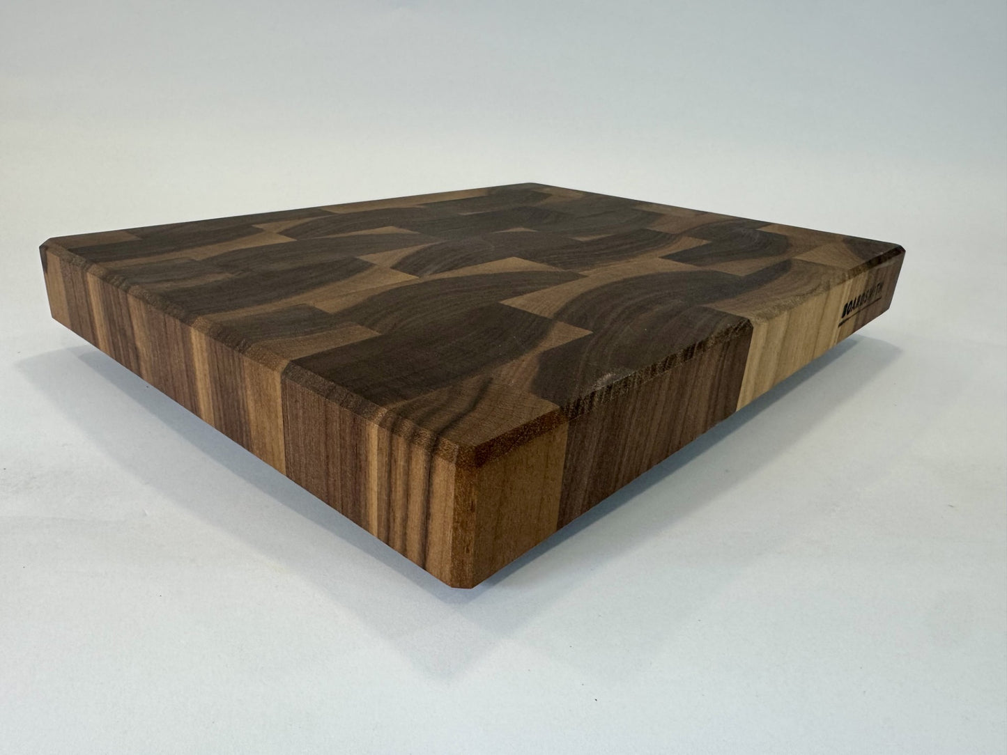 713 Walnut 16" x 12" x 1.75"