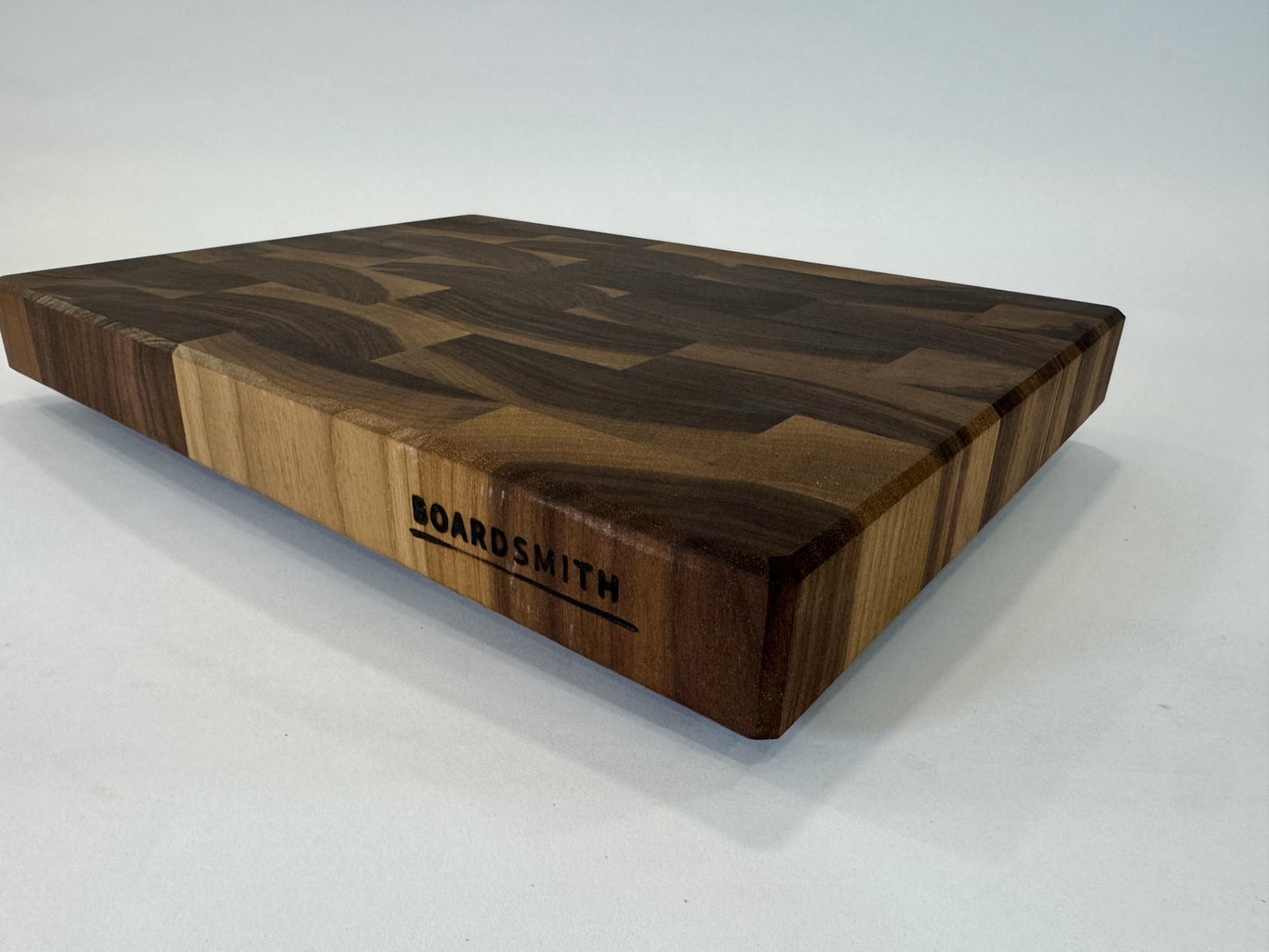 713 Walnut 16" x 12" x 1.75"