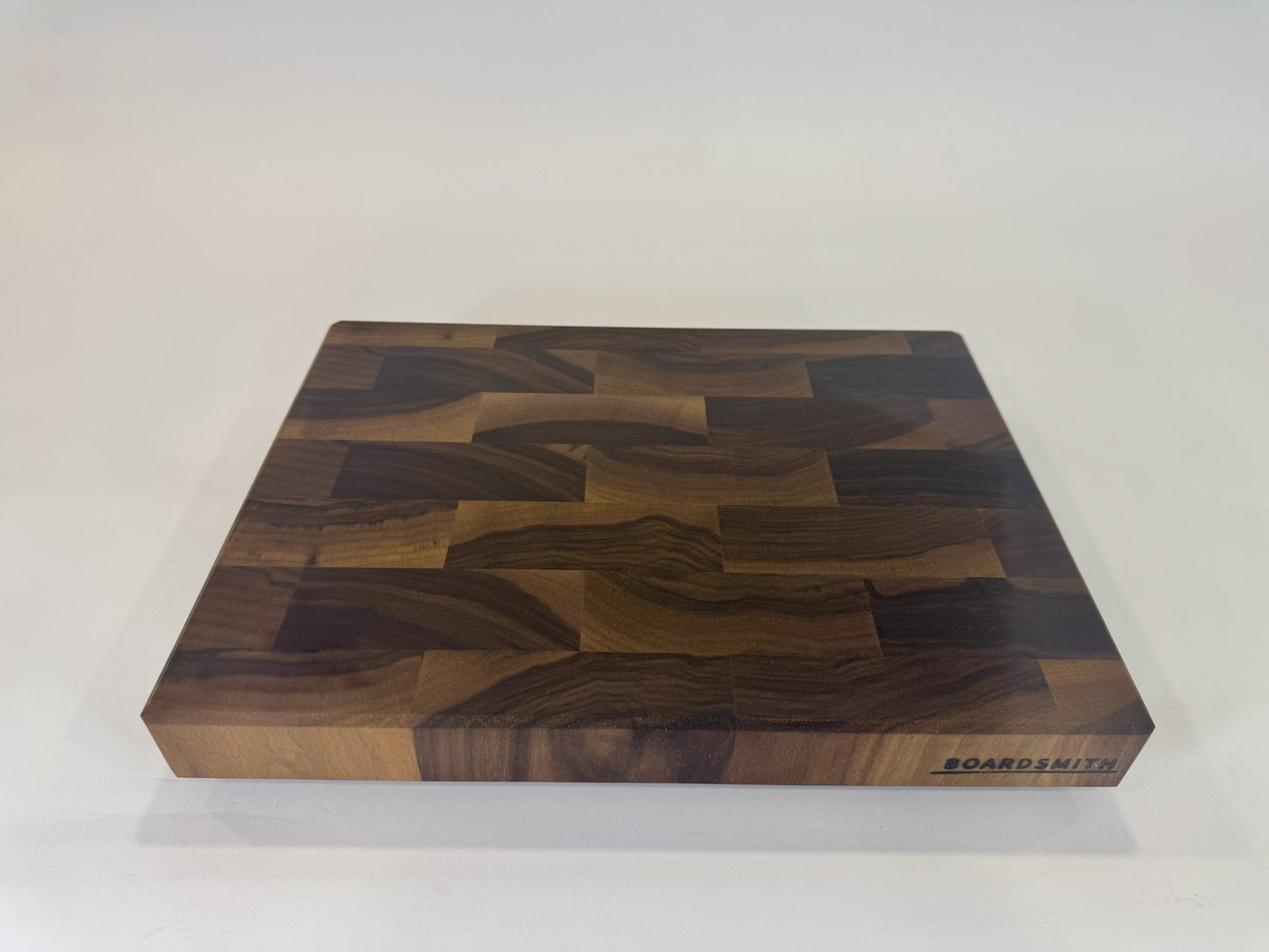 715 Walnut 16" x 12" x 1.75"