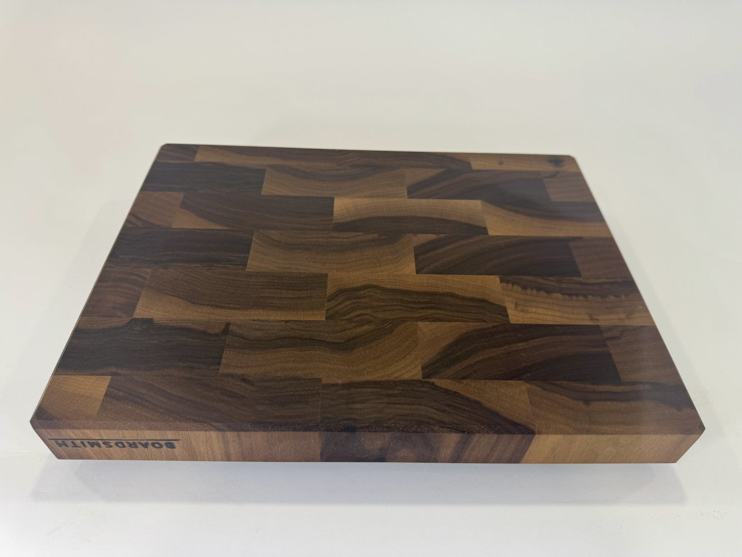 715 Walnut 16" x 12" x 1.75"